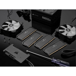 Corsair Dominator CMT64GX5M2B6000Z30 muistimoduuli 64 GB 2 x 32 GB DDR5 6000 MHz