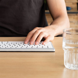 R-Go Tools Compact Break RGOCONDWLWH näppäimistö USB QWERTY Hollanti Valkoinen