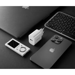 Intenso 1x USB-A Adapter weiß Universaali Valkoinen AC Sisätila