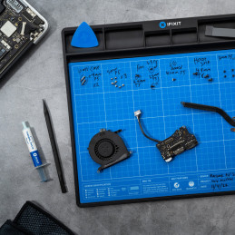 iFixit FixMat 1 työkalua