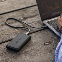 Glyph Atom PRO Thunderbolt-teknologia 4 TB USB Type-C musta