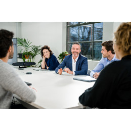 Trust IRIS Seinäkiinnitys musta