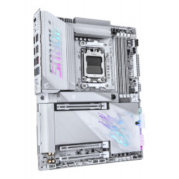 GIGABYTE X870E AORUS PRO X3D ICE AMD X870E Pistoke AM5 ATX