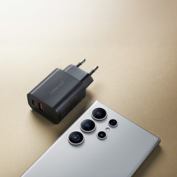 Intenso 7803010 virta-adapteri ja vaihtosuuntaaja Sisätila 30 W musta