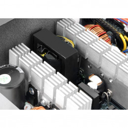 Thermaltake TR2 S 650W virtalähdeyksikkö 20+4 pin ATX ATX Musta