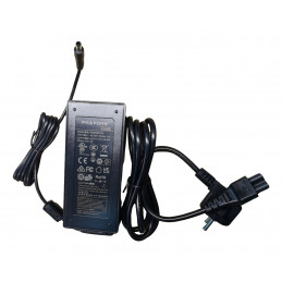 Deltaco 1229 keskitin USB Type-C 10000 Mbit s Musta