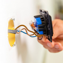 Shelly Wall Switch 2 valonkatkaisin Musta