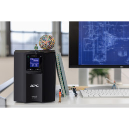 APC SMC1000IC UPS-virtalähde Linjainteraktiivinen 1 kVA 600 W 8 AC-pistorasia(a)