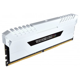 Corsair Vengeance 16GB, DDR4, 3000 MHz muistimoduuli 2 x 8 GB