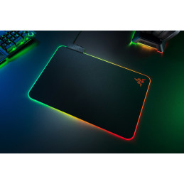 Razer Firefly V2 Pelihiirimatto Musta