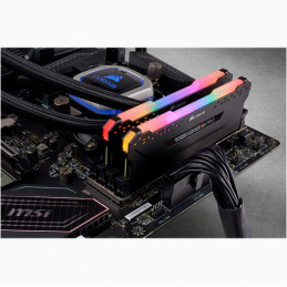 Corsair Vengeance CMW32GX4M2Z3600C14 muistimoduuli 32 GB 2 x 16 GB DDR4 3600 MHz